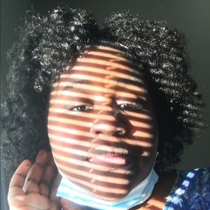 Meet your Posher, Jemya